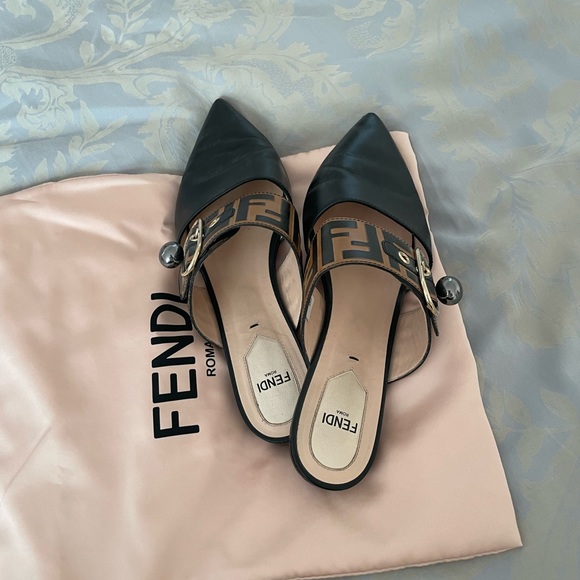 Shoes - Fendi closed toe shoes slides